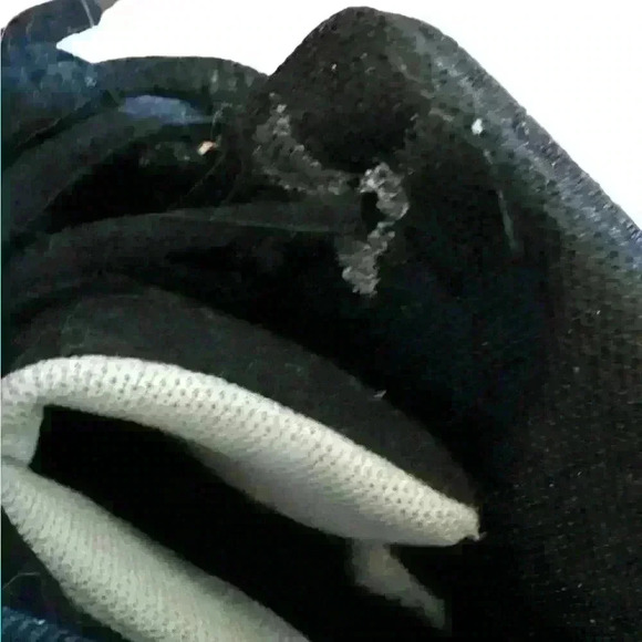 Under Armour Black and White High Top Shoes Kids Size 4 Youth - Picture 14 of 15